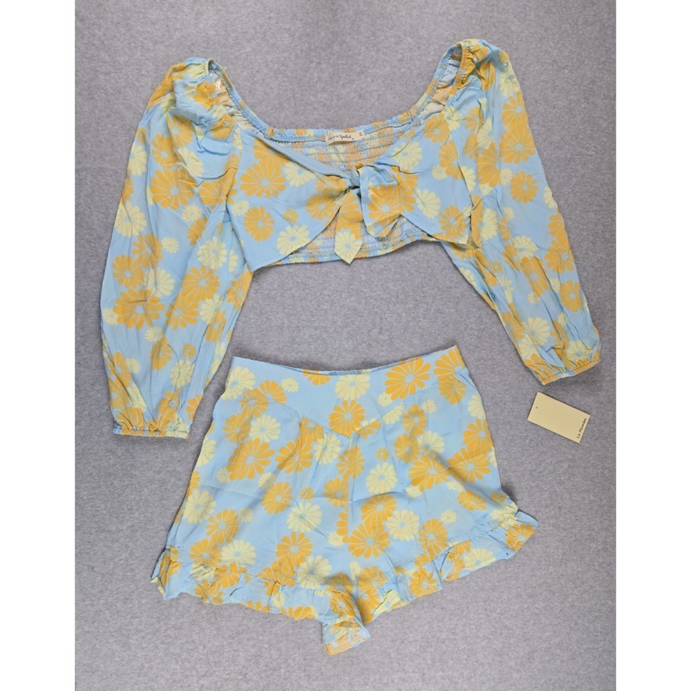 Live To Be Spoiled Womens Size L / XL Floral 2 pc Set Crop Top Short Outfit NWT